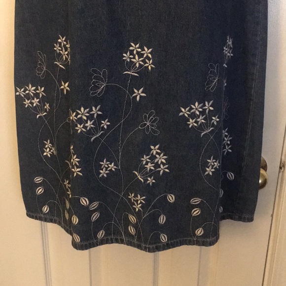 Shift Dress with White Floral Stitching - Picture 2 of 4